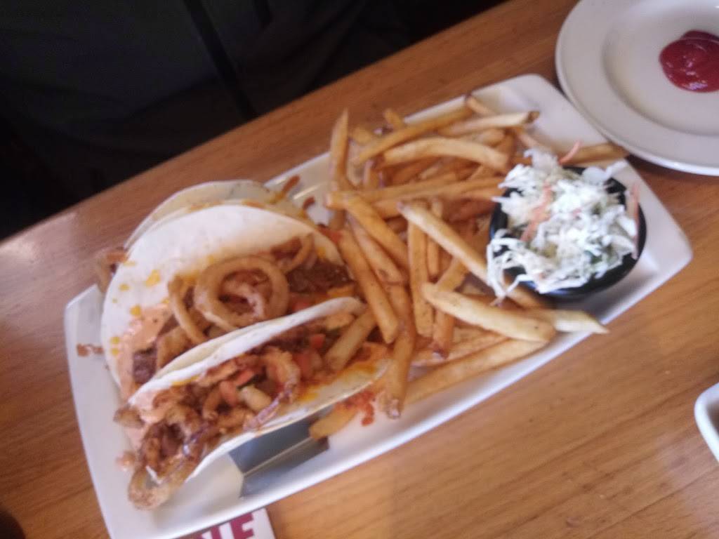 Applebees Grill + Bar | restaurant | 7135 South 13th Street, Oak Creek, WI 53154, USA | 4145700519 OR +1 414-570-0519