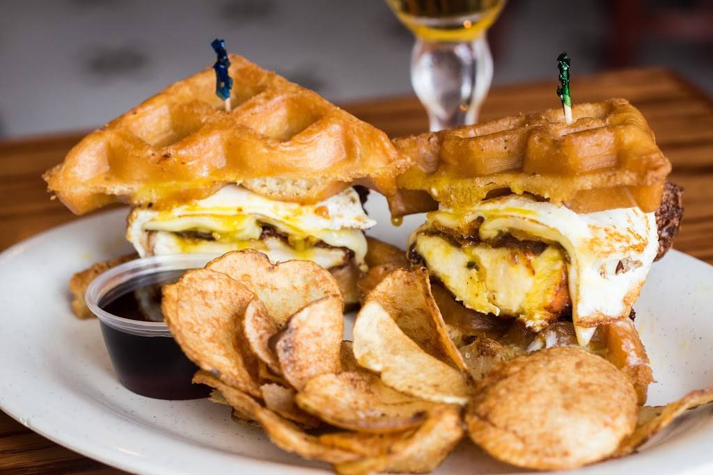 The Burg Bar & Grill | restaurant | 1752 Central Ave, St. Petersburg, FL 33712, USA | 7278942874 OR +1 727-894-2874