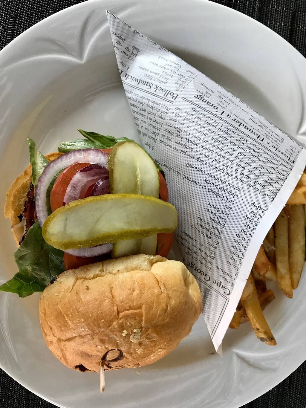 Aux Chantignoles | restaurant | 392 Rue Notre Dame, Montebello, QC J0V 1L0, Canada | 8194236341 OR +1 819-423-6341