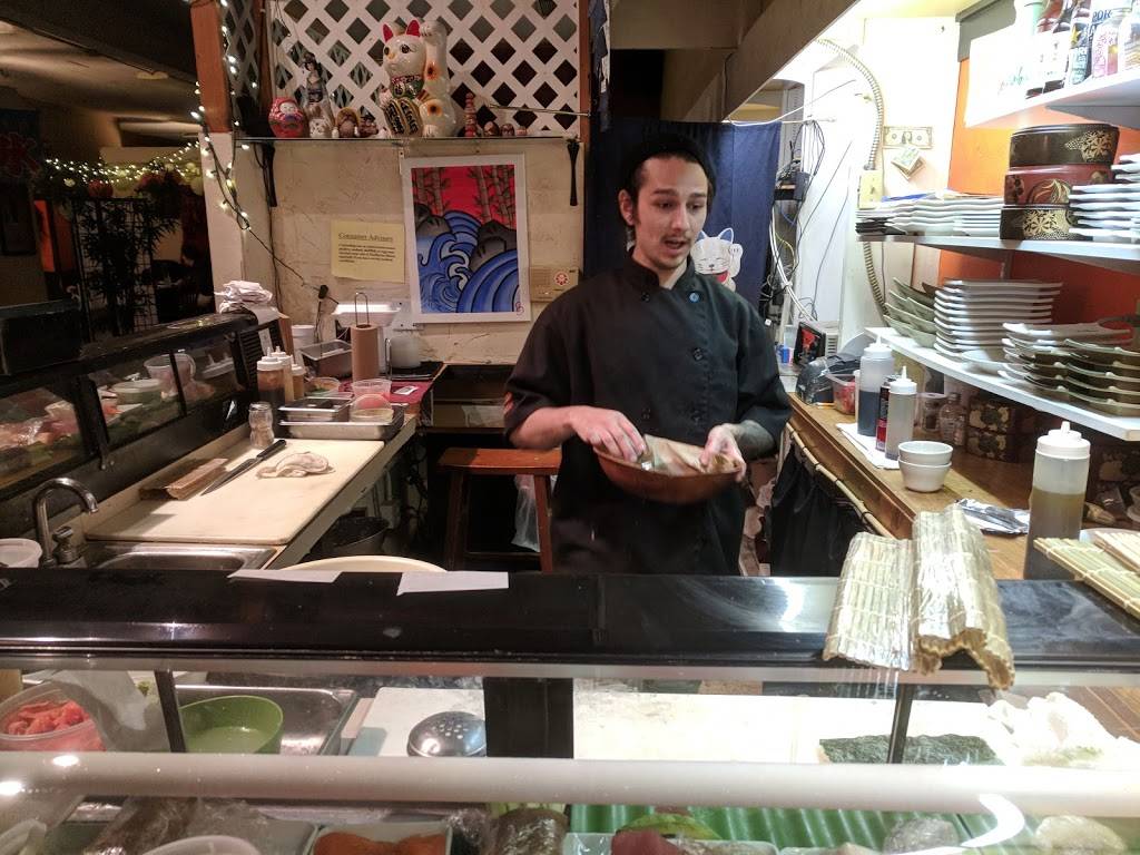 Lake Dora Sushi & Sake | restaurant | 227 E Main St, Tavares, FL 32778, USA | 3523436313 OR +1 352-343-6313