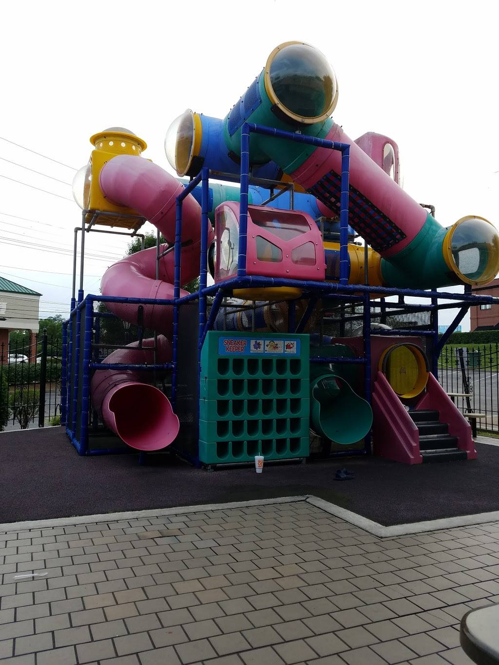 McDonalds | cafe | 2209 Taylorsville Rd, Louisville, KY 40205, USA | 5024546806 OR +1 502-454-6806