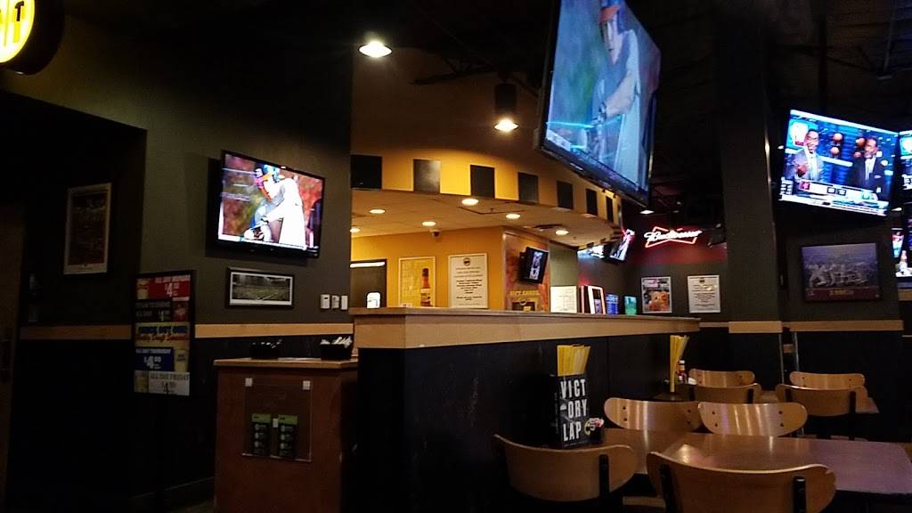 Buffalo Wild Wings | restaurant | 9435 Katy Fwy, Houston, TX 77024, USA | 2818338300 OR +1 281-833-8300