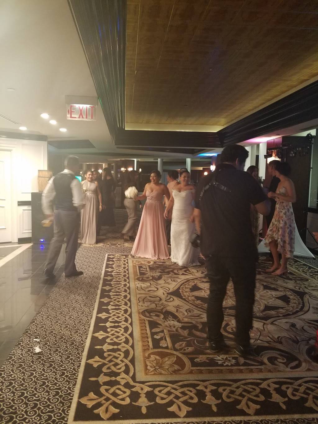 The Tower Club Oxnard | restaurant | 300 E Esplanade Dr, Oxnard, CA 93036, USA | 8059837777 OR +1 805-983-7777