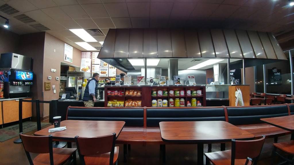 Penn Station East Coast Subs | meal takeaway | 3707 Chamberlain Ln #105, Louisville, KY 40241, USA | 5024262524 OR +1 502-426-2524