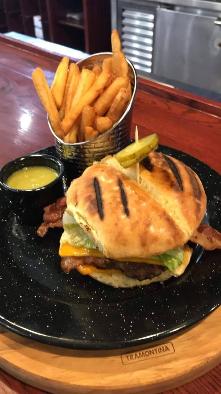 Riviera Maya Mexican Bar & Grill | restaurant | 4 Wellington St, Leamington, ON N8H 4P9, Canada | 5193264142 OR +1 519-326-4142