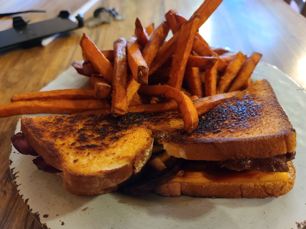 Twisters Eatery Inc. | restaurant | 84 N Wyoming Ave, Guernsey, WY 82214, USA | 3073313943 OR +1 307-331-3943