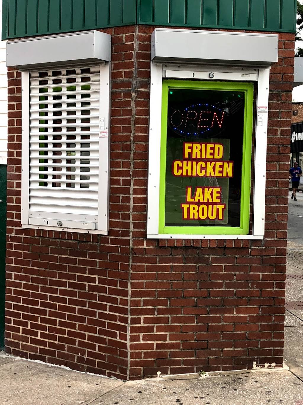 Greens Carryout | meal takeaway | 3200 Greenmount Ave, Baltimore, MD 21218, USA | 4102434545 OR +1 410-243-4545