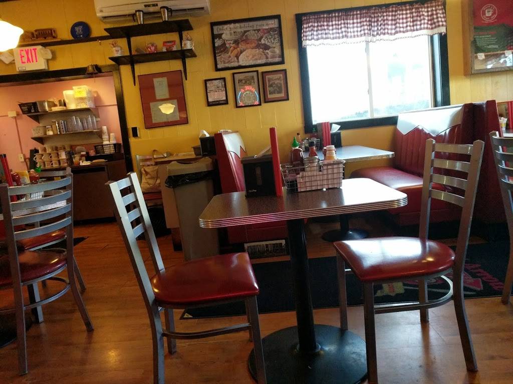 Red Arrow Diner | bakery | 63 Union Square, Milford, NH 03055, USA | 6032499222 OR +1 603-249-9222