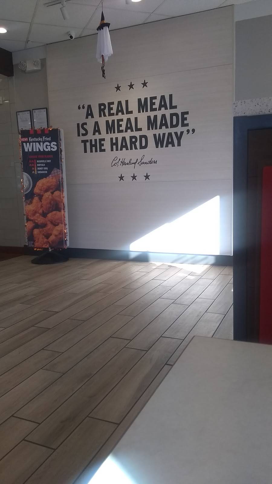 KFC | restaurant | 9418 Dyer St, El Paso, TX 79924, USA | 9152282669 OR +1 915-228-2669