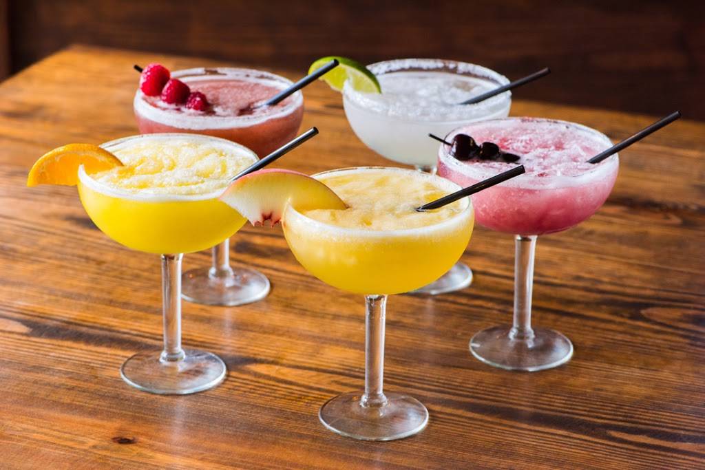 Mi Casa | restaurant | 296 E 17th St, Costa Mesa, CA 92627, USA | 9496457626 OR +1 949-645-7626