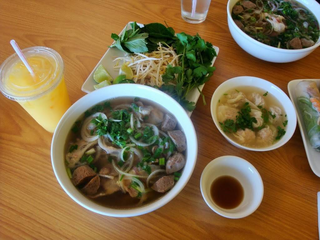 Vietsub & Pho | restaurant | 918 W Southmore Ave suite 110, Pasadena, TX 77502, USA | 3462044848 OR +1 346-204-4848