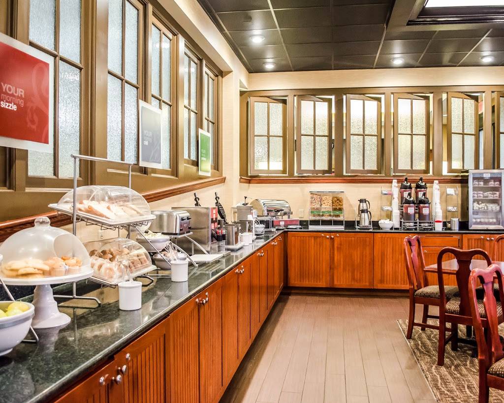 Comfort Suites Downtown Carlisle | restaurant | 10 S Hanover St, Carlisle, PA 17013, USA | 7179601000 OR +1 717-960-1000