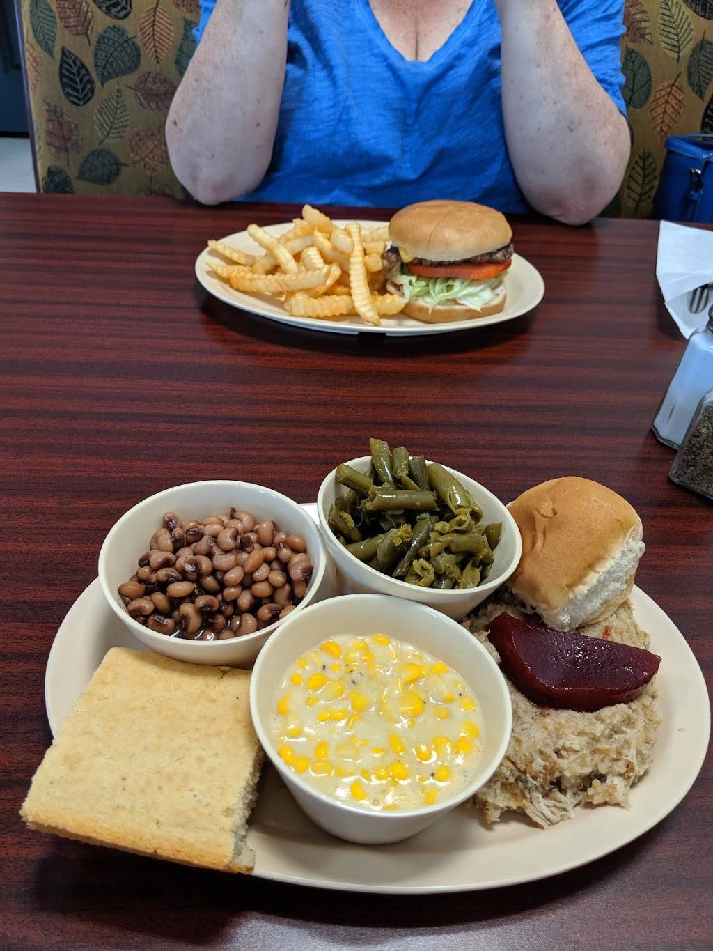 Debs Diner | restaurant | 28730 AL-99 suite c, Elkmont, AL 35620, USA | 2562624844 OR +1 256-262-4844