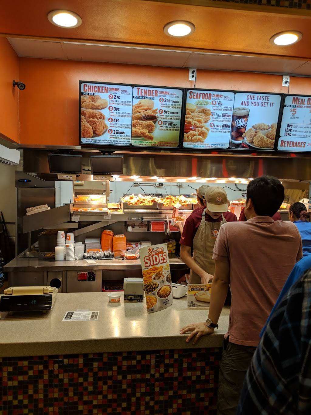 Popeyes Louisiana Kitchen | restaurant | 2532 S Figueroa St, Los Angeles, CA 90007, USA | 2132616658 OR +1 213-261-6658