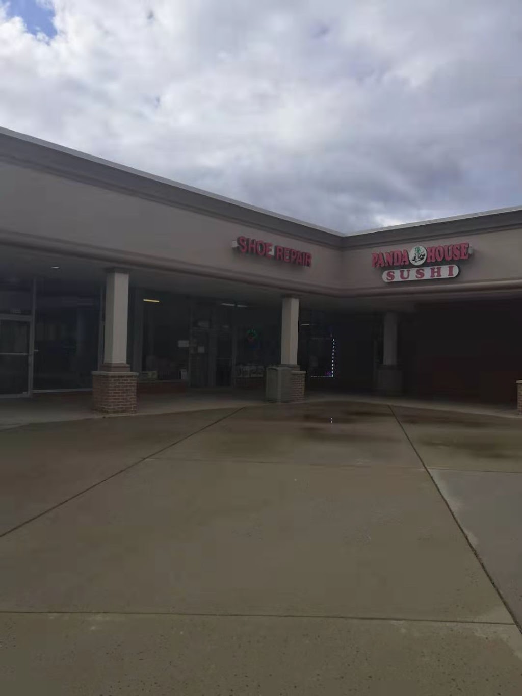 Panda House | restaurant | 2633 County Rd 516, Old Bridge, NJ 08857, USA | 7326791880 OR +1 732-679-1880