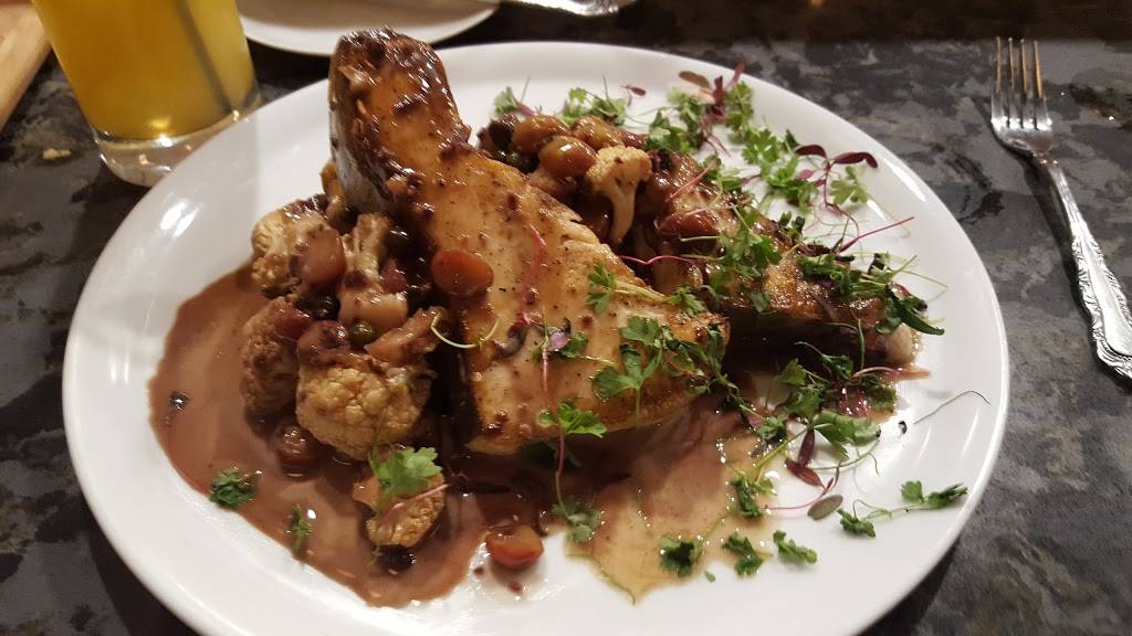 Hook & Hoof New American Kitchen and Cocktail | restaurant | 4125 Erie St, Willoughby, OH 44094, USA | 4405715312 OR +1 440-571-5312