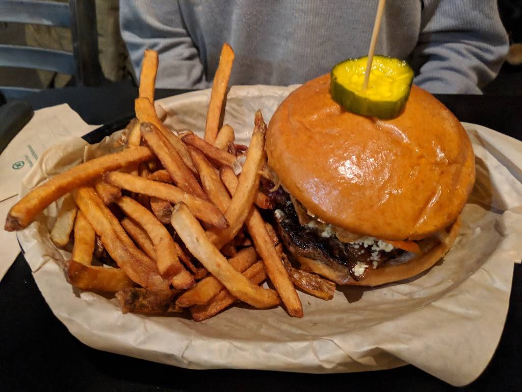 Broderick Roadhouse | restaurant | 319 6th St, West Sacramento, CA 95605, USA | 9163722436 OR +1 916-372-2436