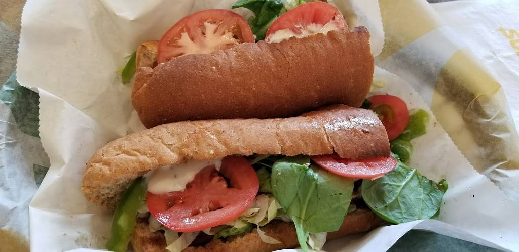 Subway | restaurant | Town Centre, 3777 Strandherd Dr, Nepean, ON K2J 4B1, Canada | 6138236066 OR +1 613-823-6066