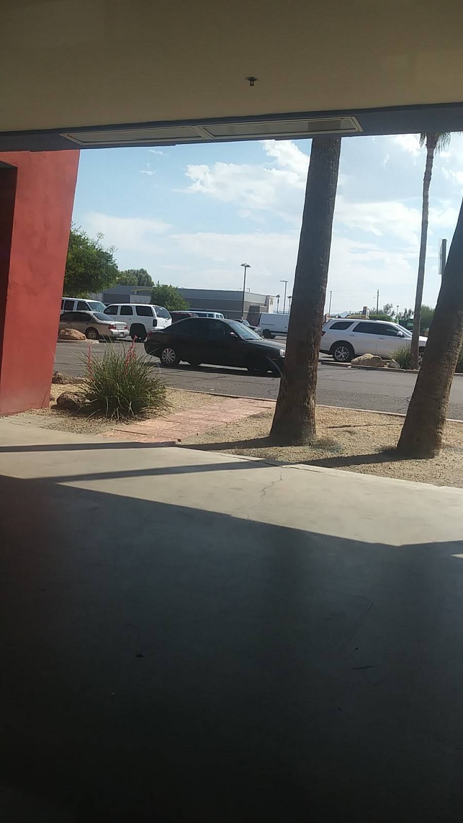 Choon Burritos | restaurant | 4105 N 51st Ave, Phoenix, AZ 85031, USA | 6235189317 OR +1 623-518-9317