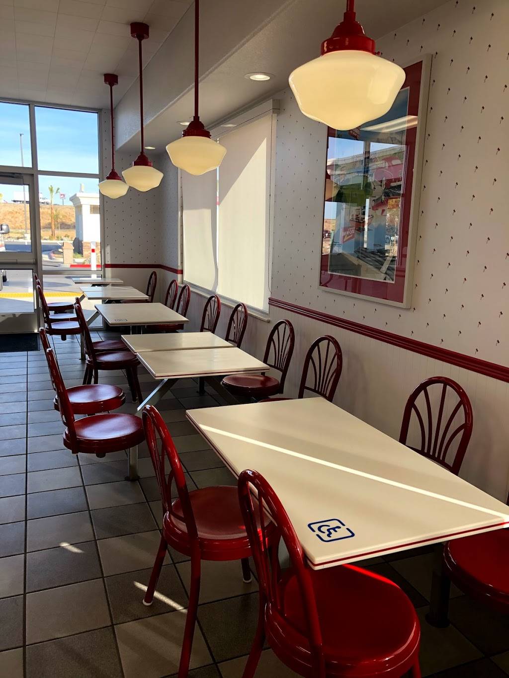 In-N-Out Burger | restaurant | 16514 Golden Valley Pkwy, Lathrop, CA 95330, USA | 8007861000 OR +1 800-786-1000