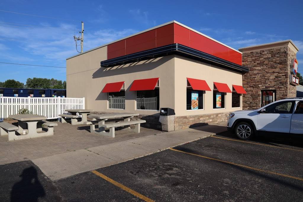 Dairy Queen Grill & Chill | restaurant | 1121 S Broadway, Pelican Rapids, MN 56572, USA | 2188633320 OR +1 218-863-3320