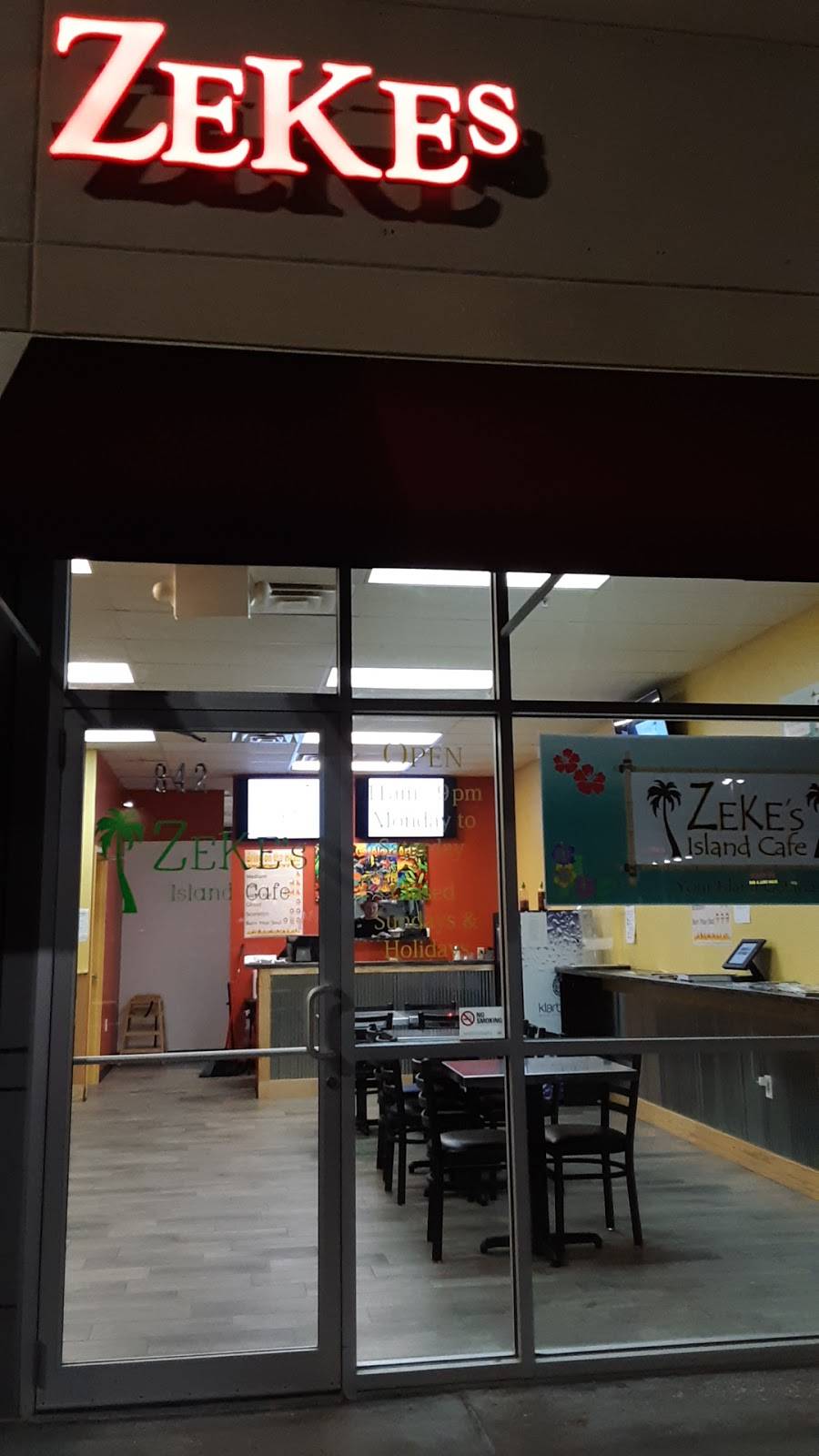 Zekes Island Cafe Bettendorf | restaurant | 842 Middle Rd, Bettendorf, IA 52722, USA | 5634241295 OR +1 563-424-1295