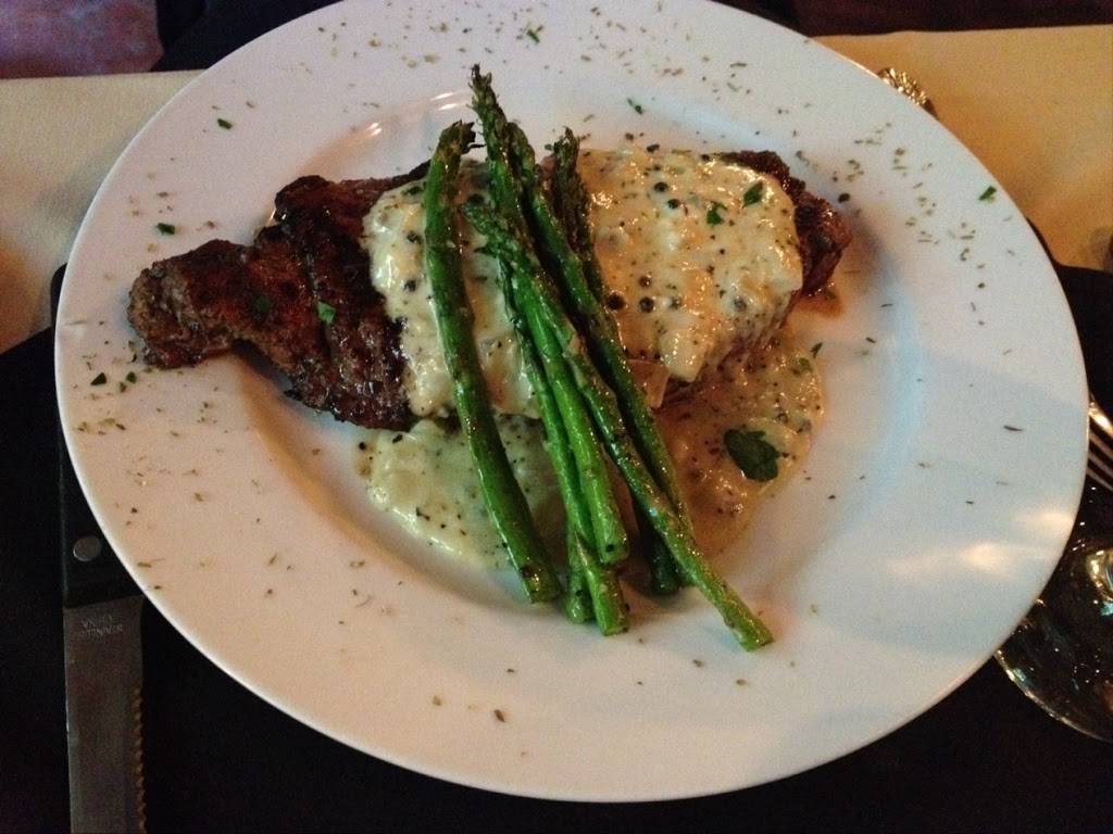 Manuels Vintage Room | restaurant | 6 S Main St, Gainesville, FL 32601, USA | 3523757372 OR +1 352-375-7372