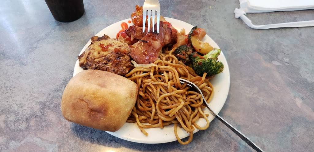 New China Buffet | restaurant | 2830 S 108th St, Milwaukee, WI 53227, USA | 4143217777 OR +1 414-321-7777