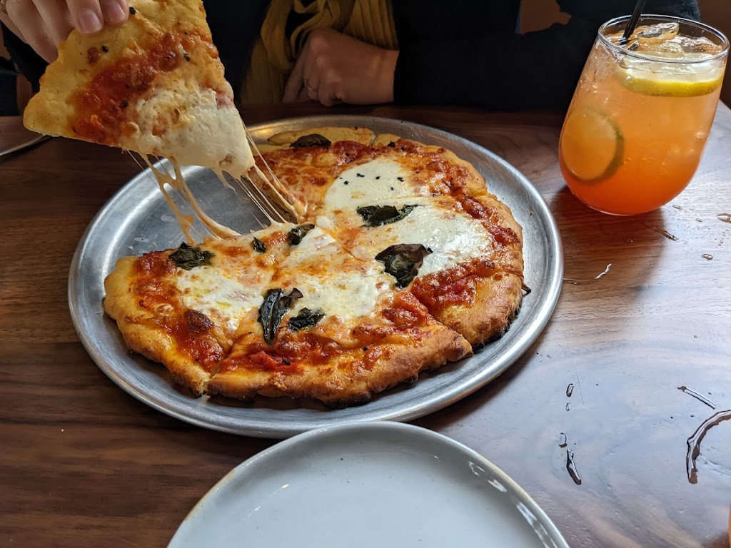 Meadowlark Restaurant | restaurant | 19570 Amber Meadow Dr, Bend, OR 97702, USA | 4586661488 OR +1 458-666-1488