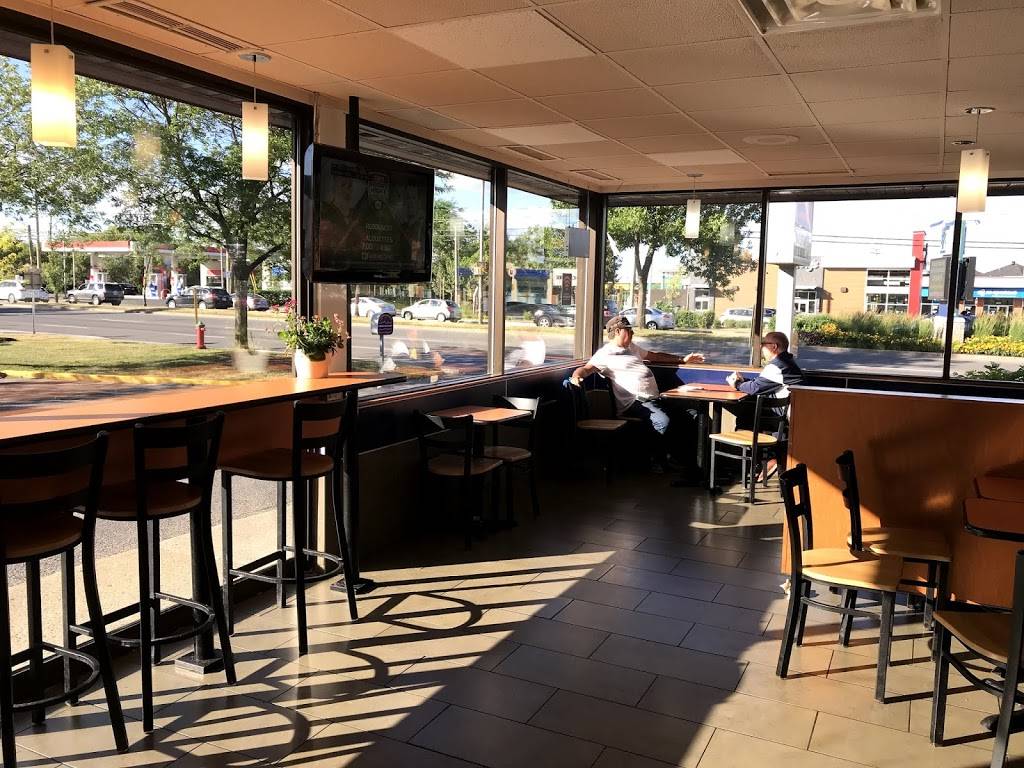 Harveys | restaurant | 2986 Boulevard Saint-Charles, Kirkland, QC H9H 3B7, Canada | 5146978729 OR +1 514-697-8729