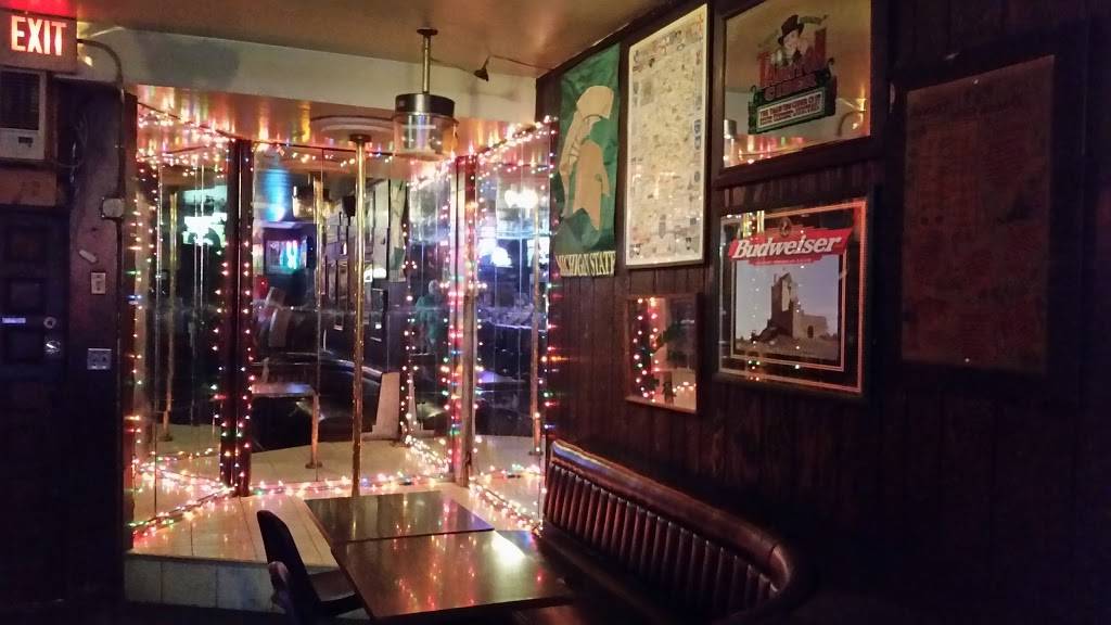 Shamrock Inn | restaurant | 7500 Mentor Ave, Mentor, OH 44060, USA | 4409463111 OR +1 440-946-3111