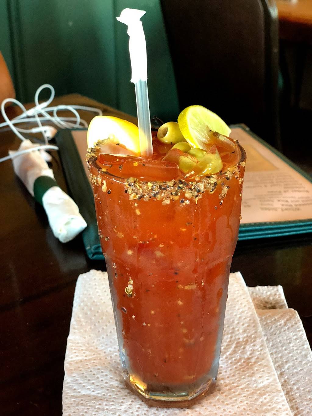 The Wharf Restaurant | restaurant | 2001 Pass a Grille Way, St Pete Beach, FL 33706, USA | 7273679469 OR +1 727-367-9469