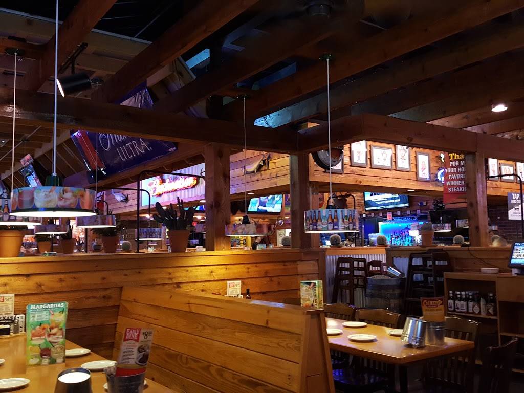Texas Roadhouse | restaurant | 5010 N Desert Blvd, El Paso, TX 79912, USA | 9158320333 OR +1 915-832-0333