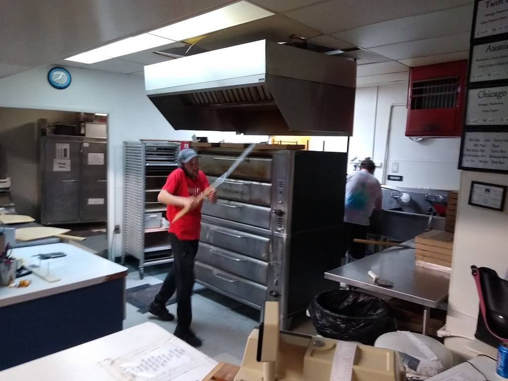 Chalet Pizza | meal delivery | 4316 Shady Oak Rd, Hopkins, MN 55343, USA | 9529355534 OR +1 952-935-5534