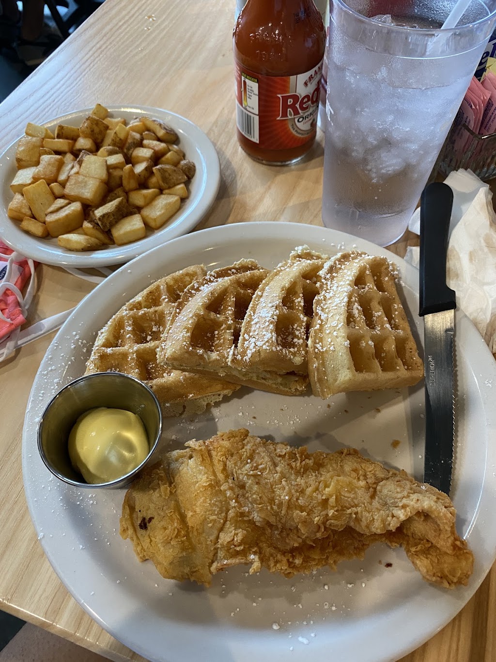 The Big Biscuit | restaurant | 16111 W 87th St, Lenexa, KS 66219, USA | 9139127051 OR +1 913-912-7051