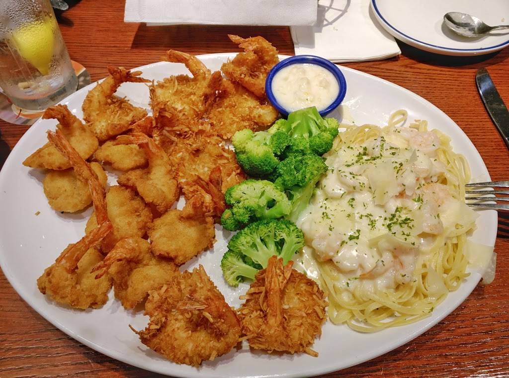 Red Lobster | restaurant | 215 E Merritt Island Causeway, Merritt Island, FL 32952, USA | 3214533520 OR +1 321-453-3520