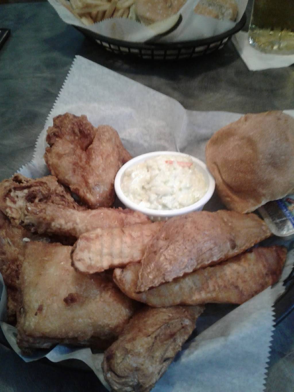 Horse Shoe Lounge | restaurant | 10100 W Grand River Rd, Fowlerville, MI 48836, USA | 5172239886 OR +1 517-223-9886