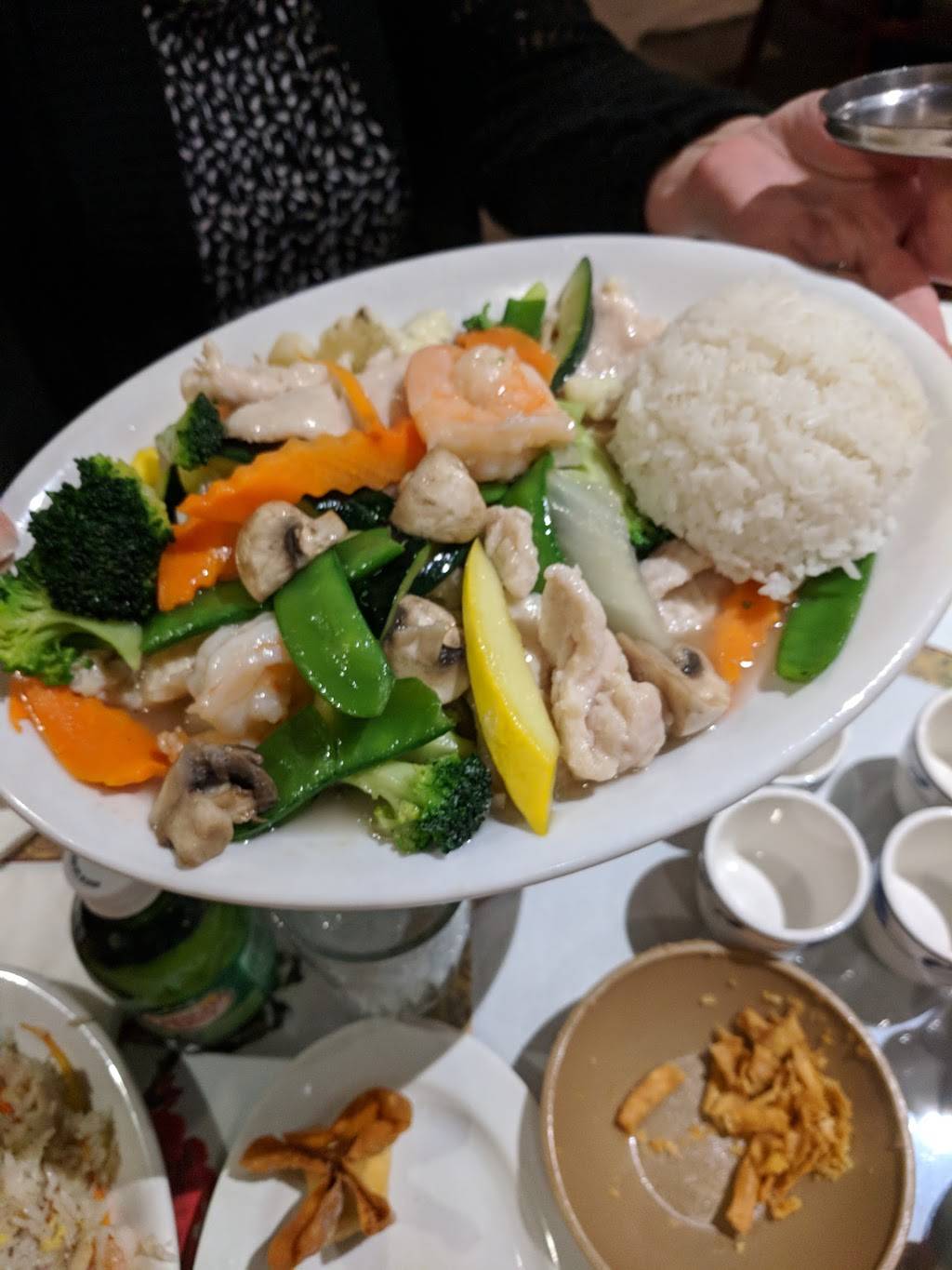 Shanghai Restaurant | restaurant | 3433 Hillsborough Rd, Durham, NC 27705, USA | 9193837581 OR +1 919-383-7581