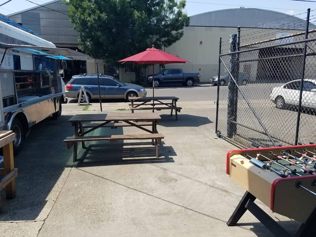 Pato Feliz Mexican Food | restaurant | 5523 SE 28th Ave, Portland, OR 97202, USA | 5037544675 OR +1 503-754-4675