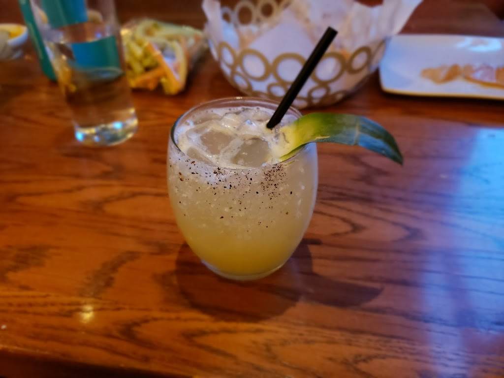 La Mesa Modern Mexican | restaurant | 51 S 1st St, St. Charles, IL 60174, USA | 6305490162 OR +1 630-549-0162