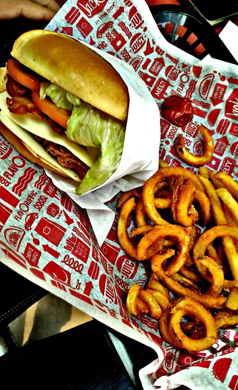 Jack in the Box | restaurant | 444 E Tulare Ave, Tulare, CA 93274, USA | 5596886464 OR +1 559-688-6464