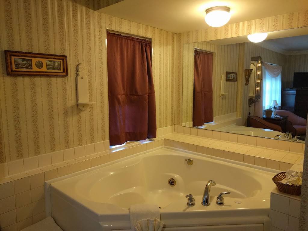 Lowell Inn | restaurant | 102 2nd St N, Stillwater, MN 55082, USA | 6514391100 OR +1 651-439-1100