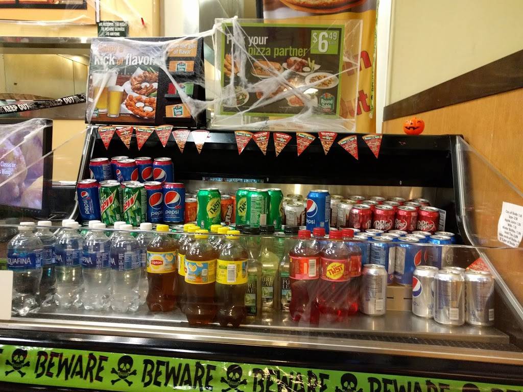 Round Table Pizza | meal delivery | 1776 N Broadway, Walnut Creek, CA 94596, USA | 9259457878 OR +1 925-945-7878