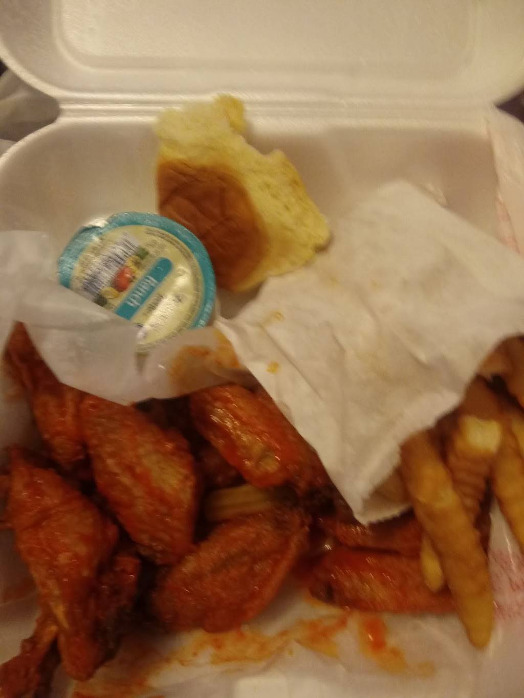 Dixie Queen | restaurant | 2391 Airways Blvd, Memphis, TN 38114, USA | 9017912100 OR +1 901-791-2100