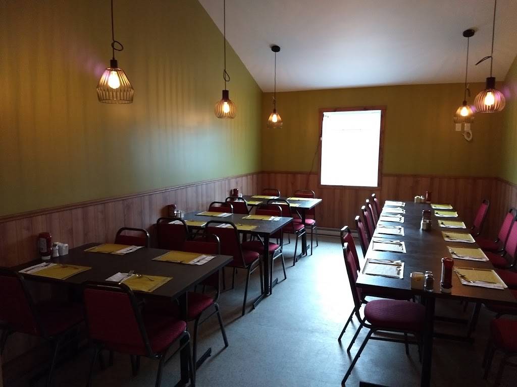 Restaurant des Sentiers | restaurant | 10 Avenue Saint-Patrick, Saint-Joseph-de-Coleraine, QC G0N 1B0, Canada | 4184231149 OR +1 418-423-1149