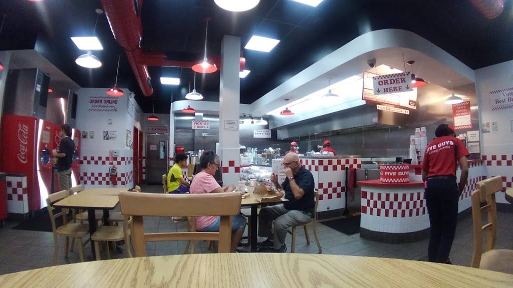 Five Guys | meal takeaway | 800 E Hallandale Beach Blvd, Hallandale Beach, FL 33009, USA | 9545891281 OR +1 954-589-1281