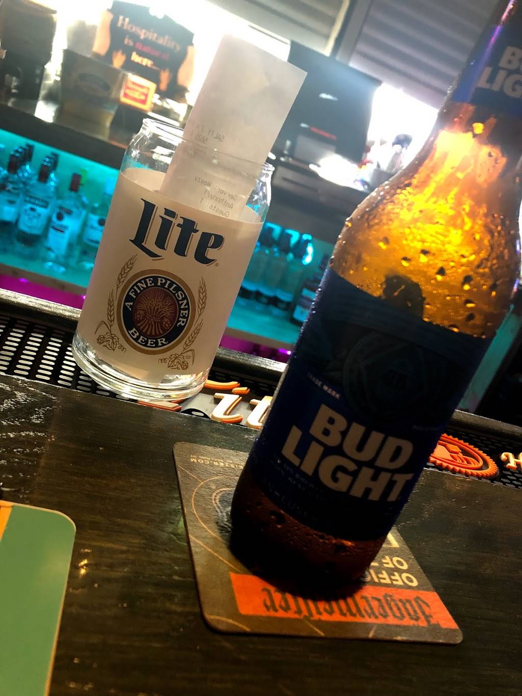 Salty Js | restaurant | 5625 4th St N, St. Petersburg, FL 33703, USA | 7274858978 OR +1 727-485-8978