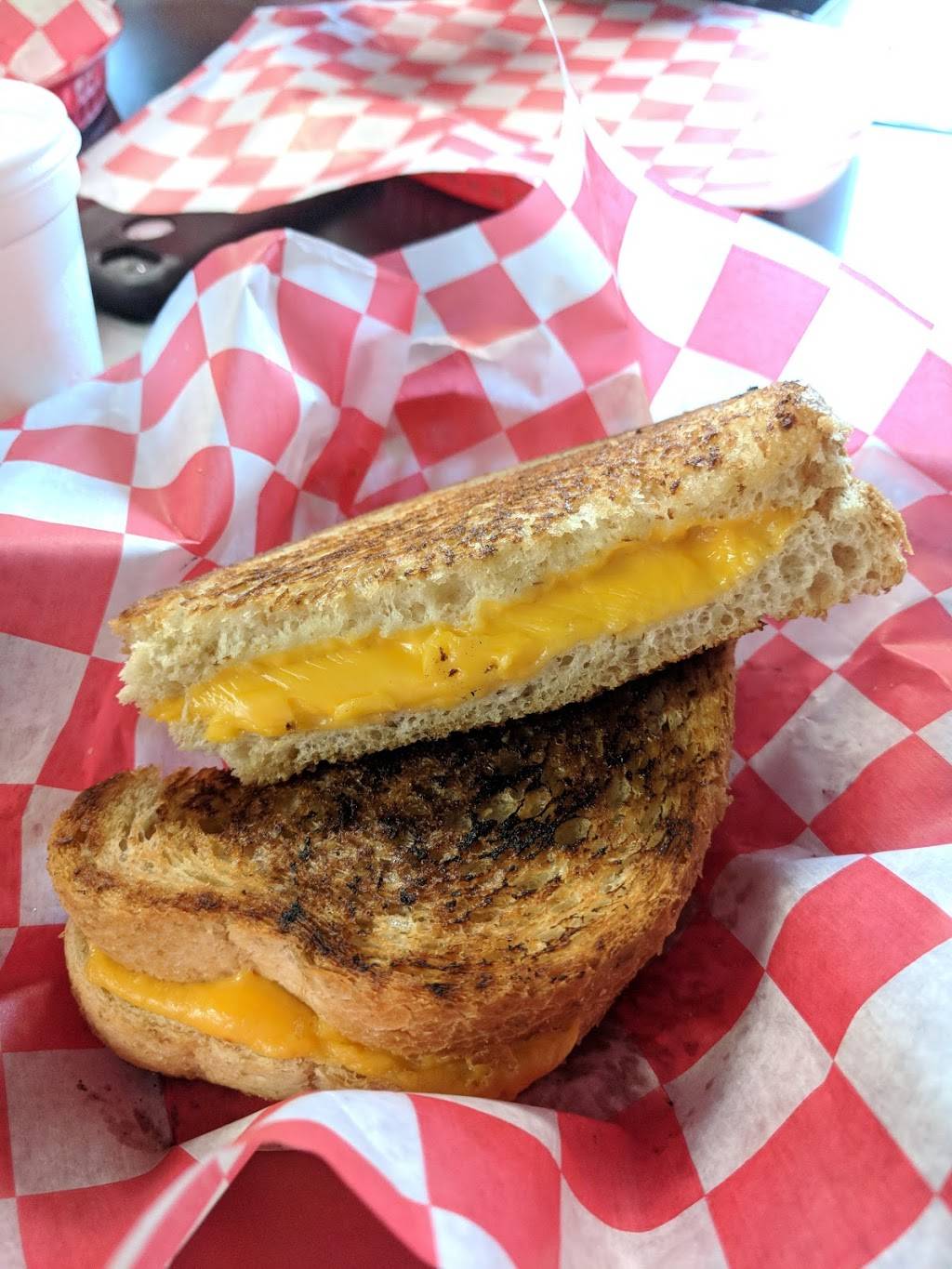 Benchwarmers Restaurant and Delivery | meal delivery | 105 Allen St, Tiffin, OH 44883, USA | 5672689268 OR +1 567-268-9268