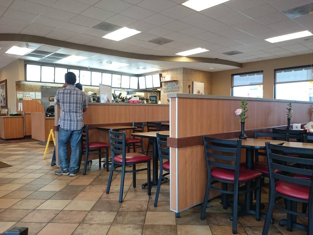 Chick-fil-A | restaurant | 4410 North Fwy, Houston, TX 77022, USA | 7136958888 OR +1 713-695-8888