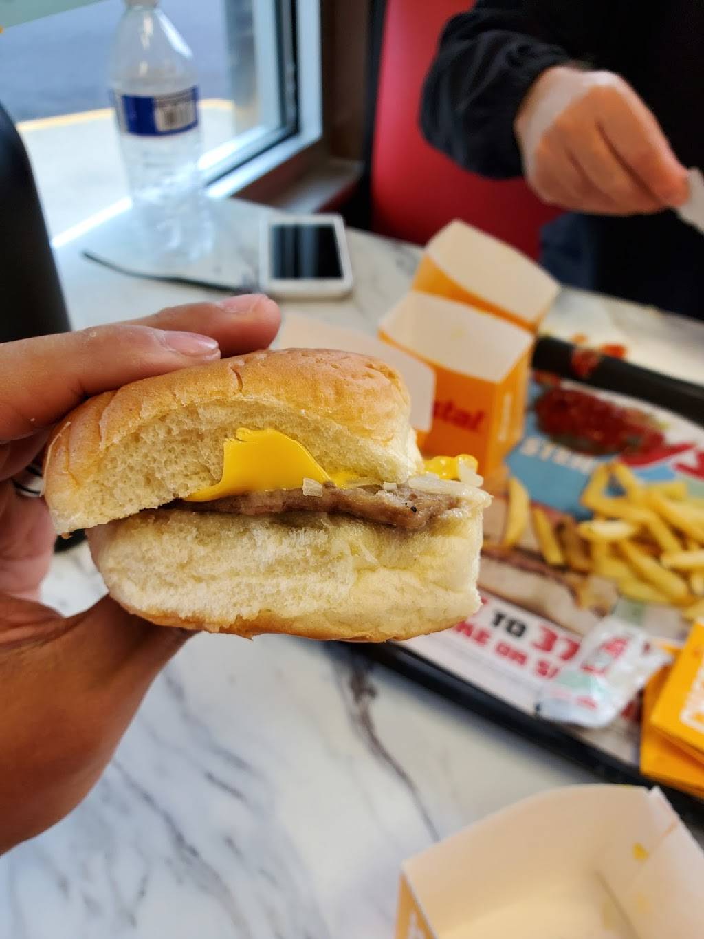 Krystal | meal takeaway | 2258 Hillsboro Blvd, Manchester, TN 37355, USA | 9317232211 OR +1 931-723-2211